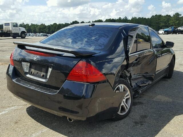 1HGCM56817A146361 - 2007 HONDA ACCORD BLACK photo 4