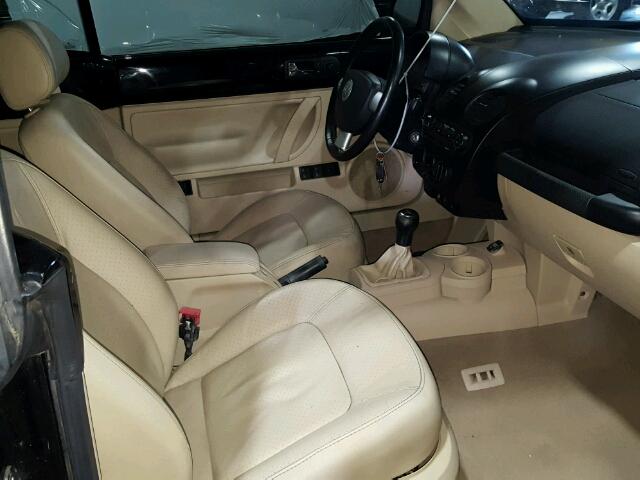 3VWCK21YX3M307536 - 2003 VOLKSWAGEN NEW BEETLE 黑色 照片 5