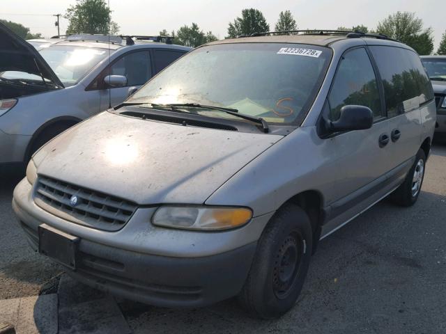 2P4GP4538TR719944 - 1996 PLYMOUTH VOYAGER SE SILVER photo 2