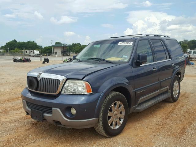5LMFU27RX3LJ18812 - 2003 LINCOLN NAVIGATOR Blau Foto 2