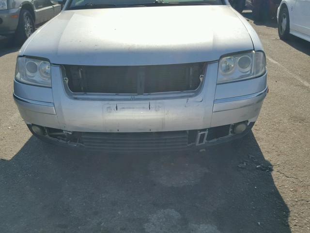 WVWWH63B94E183846 - 2004 VOLKSWAGEN PASSAT GLX SILVER photo 9