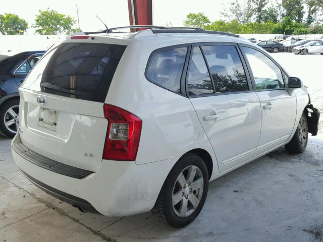 KNAFG525477037093 - 2007 KIA RONDO BASE WHITE photo 4