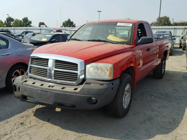 1D7HW42N85S248080 - 2005 DODGE DAKOTA SLT RED photo 2