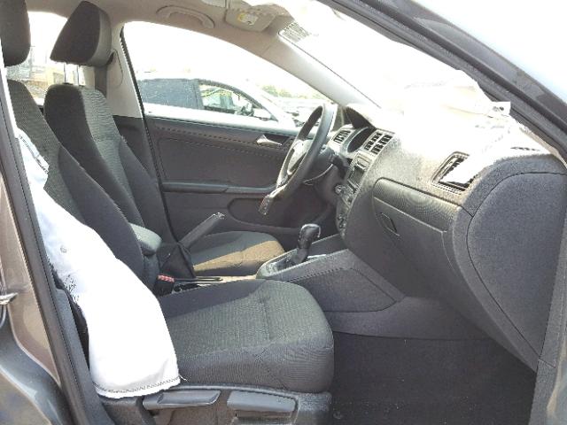 3VW2K7AJ2FM262575 - 2015 VOLKSWAGEN JETTA BASE 灰色 照片 5