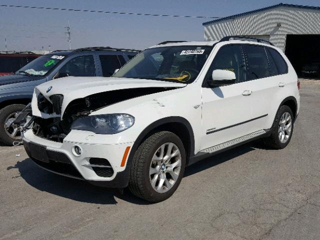 5UXZV4C50BL414659 - 2011 BMW X5 XDRIVE3 WHITE photo 2