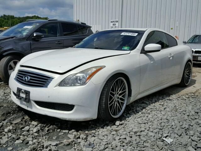 JN1CV6EL2AM151066 - 2010 INFINITI G37 WHITE photo 2