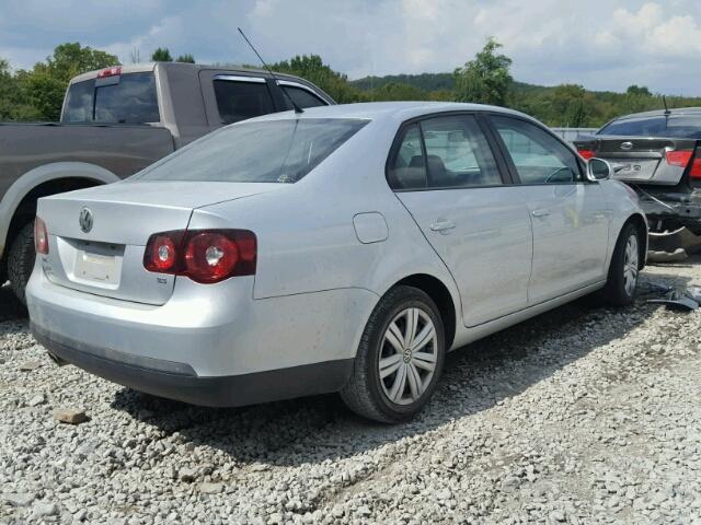 3VWJX7AJXAM003581 - 2010 VOLKSWAGEN JETTA S SILVER photo 4