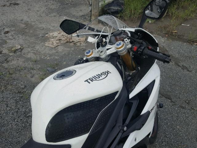 SMTA02YK3EJ604831 - 2014 TRIUMPH MOTORCYCLE DAYTONA 67 WHITE photo 5
