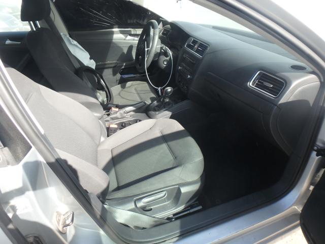 3VW2K7AJ2EM234385 - 2014 VOLKSWAGEN JETTA BASE 银色 照片 5