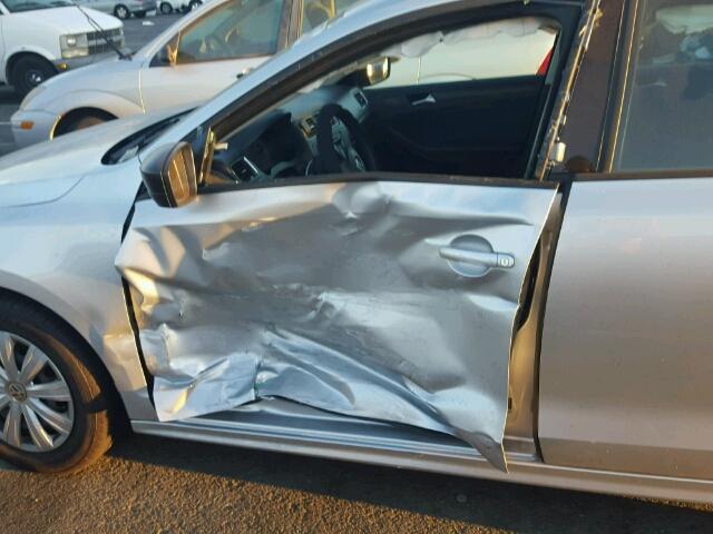 3VW2K7AJ2EM234385 - 2014 VOLKSWAGEN JETTA BASE 银色 照片 9