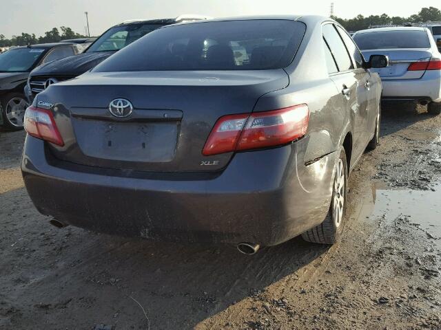 4T1BK46K29U078736 - 2009 TOYOTA CAMRY SE GRAY photo 4