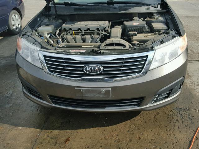 KNAGE228295339564 - 2009 KIA OPTIMA LX BROWN photo 7