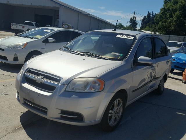 KL1TD5DE6AB119690 - 2010 CHEVROLET AVEO LS SILVER photo 2