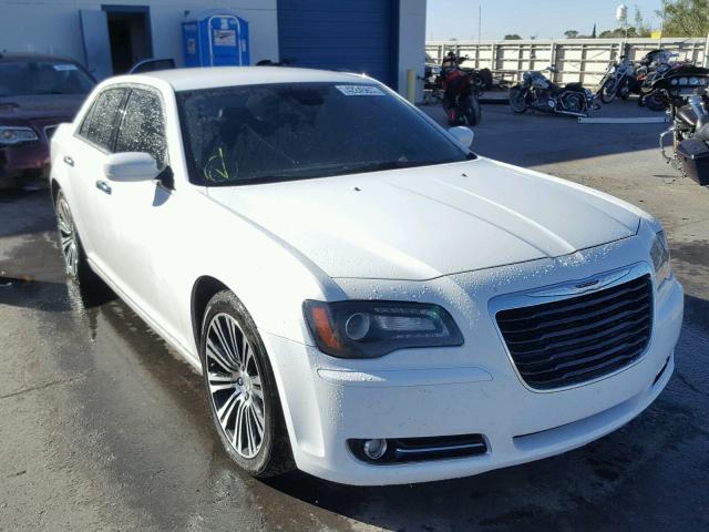 2C3CCADT6CH253018 - 2012 CHRYSLER 300 V8 WHITE photo 1