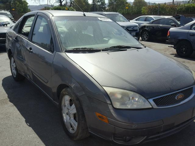 1FAFP34N35W208008 - 2005 FORD FOCUS GRAY photo 1