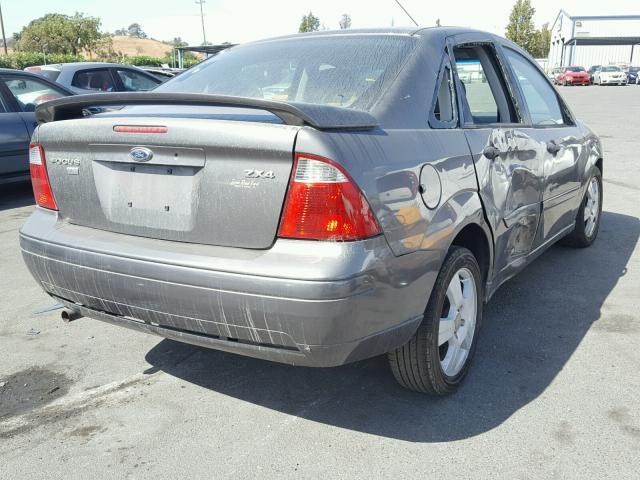 1FAFP34N35W208008 - 2005 FORD FOCUS GRAY photo 4