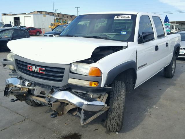 1GTHC23U77F195851 - 2007 GMC SIERRA C25 WHITE photo 2