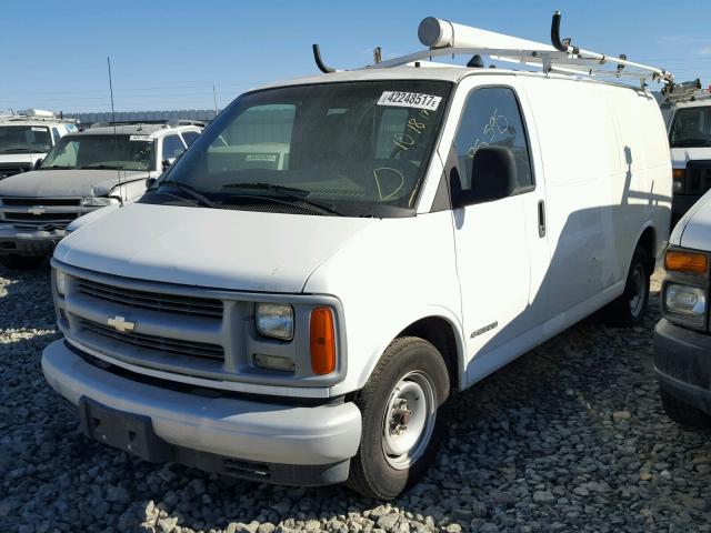 1GCFG25WX11110404 - 2001 CHEVROLET EXPRESS G2 WHITE photo 2