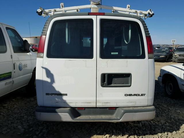 1GCFG25WX11110404 - 2001 CHEVROLET EXPRESS G2 WHITE photo 6