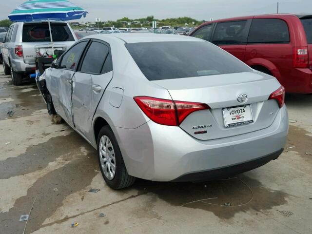 5YFBURHE9HP731061 - 2017 TOYOTA COROLLA SILVER photo 3