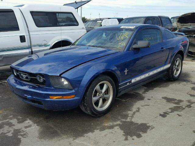 1ZVFT80N665204421 - 2006 FORD MUSTANG BLUE photo 2