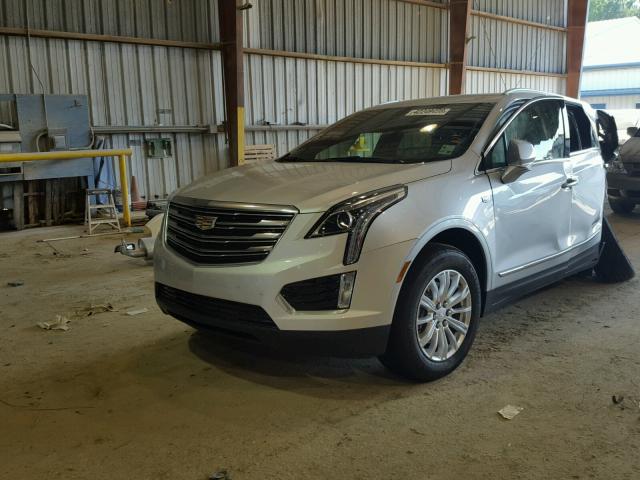 1GYKNARS4JZ228661 - 2018 CADILLAC XT5 SILVER photo 2