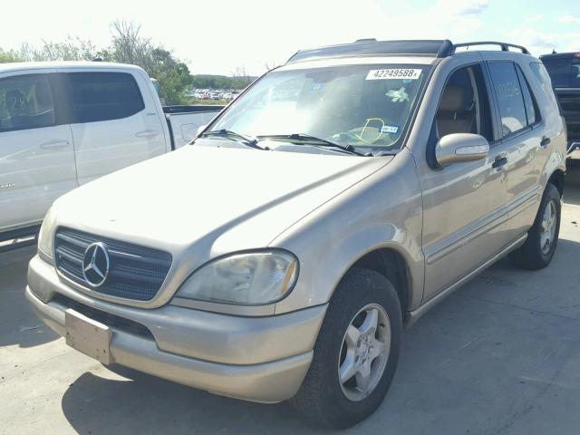 4JGAB54E61A241635 - 2001 MERCEDES-BENZ ML 320 GOLD photo 2