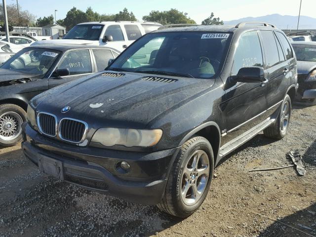 5UXFA53512LP47926 - 2002 BMW X5 BLACK photo 2