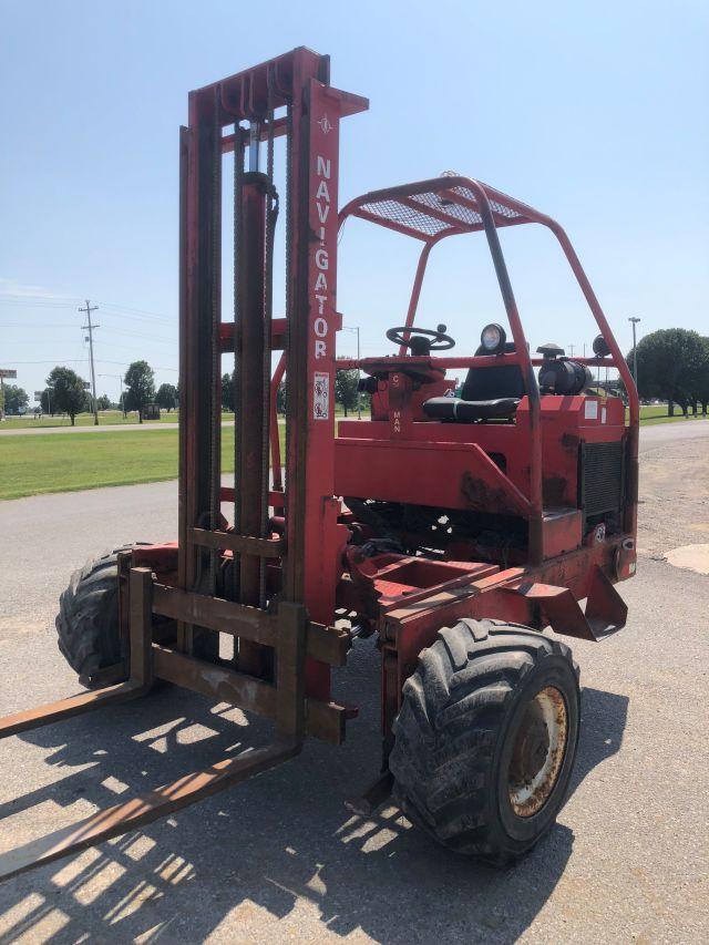 GHS0798245AWD - 1998 FORK NAVIGATOR RED photo 1