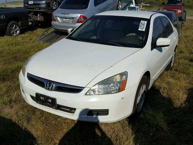 3HGCM56476G700337 - 2006 HONDA ACCORD LX WHITE photo 2