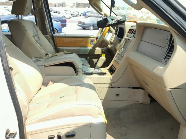 5LMFU27598LJ01455 - 2008 LINCOLN NAVIGATOR WHITE photo 5