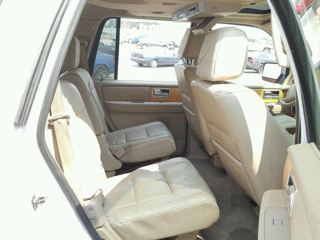 5LMFU27598LJ01455 - 2008 LINCOLN NAVIGATOR WHITE photo 6