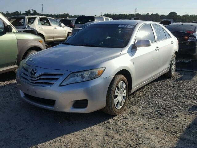 4T4BF3EK5AR085321 - 2010 TOYOTA CAMRY BASE SILVER photo 2