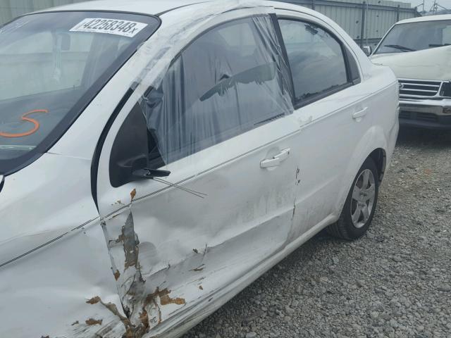 KL1TD5DE1AB129933 - 2010 CHEVROLET AVEO LS WHITE photo 10