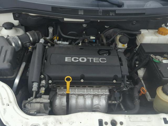 KL1TD5DE1AB129933 - 2010 CHEVROLET AVEO LS WHITE photo 7