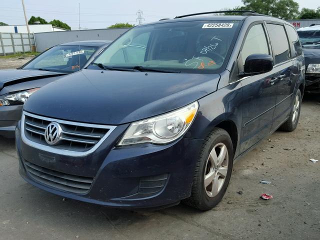 2V8HW34129R546425 - 2009 VOLKSWAGEN ROUTAN SE BLUE photo 2