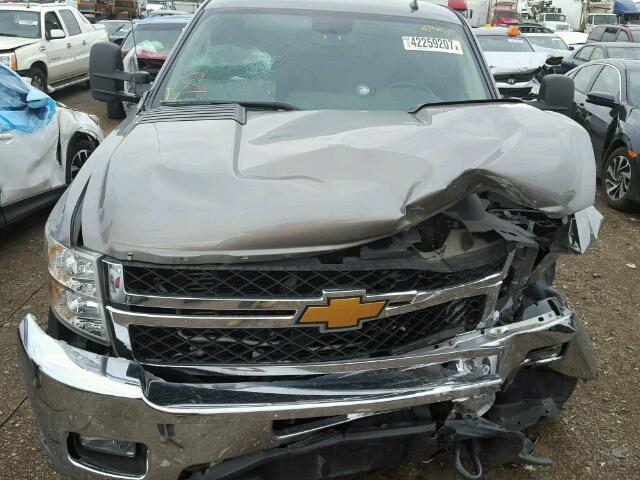 1GC2KXC82DZ319916 - 2013 CHEVROLET SILVERADO GRAY photo 7