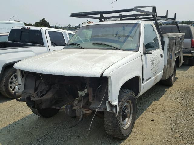 1GDGC34RXYF496638 - 2000 GMC SIERRA C35 WHITE photo 2