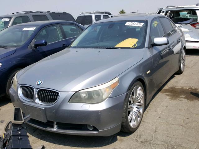 WBANB33525B089040 - 2005 BMW 545 I SILVER photo 2