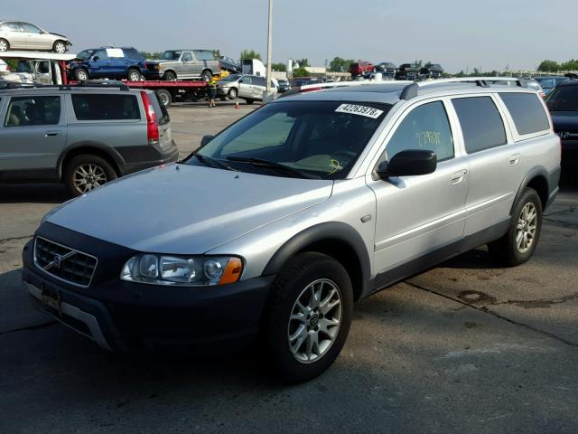 YV1SZ592651183920 - 2005 VOLVO XC70 SILVER photo 2