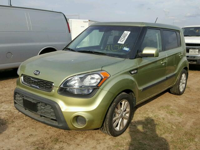 KNDJT2A55D7566783 - 2013 KIA SOUL GREEN photo 2