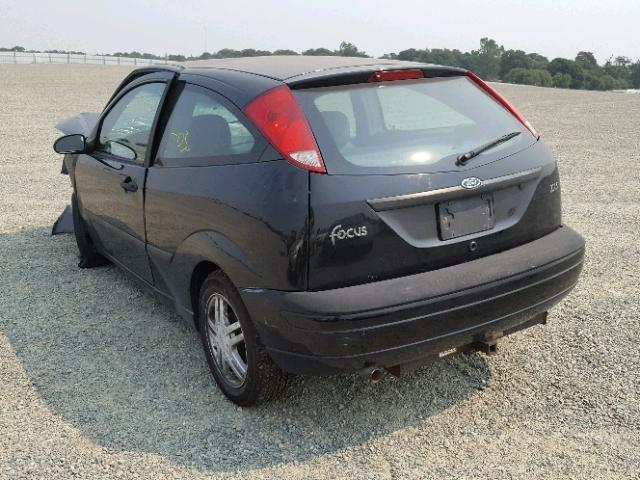 3FAFP31383R185103 - 2003 FORD FOCUS ZX3 BLACK photo 3