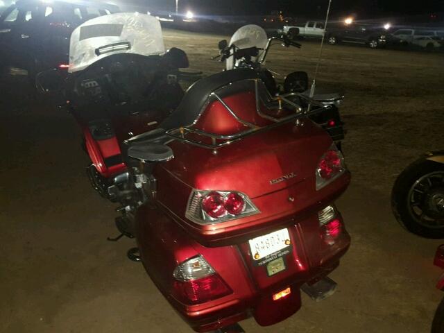 1HFSC47F88A705075 - 2008 HONDA GL1800 RED photo 3