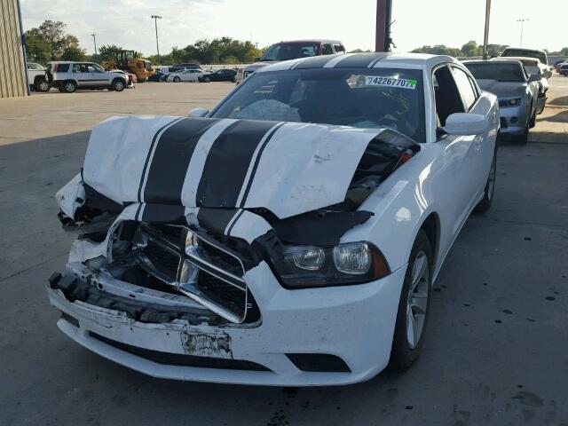 2C3CDXBG5DH501864 - 2013 DODGE CHARGER TWO TONE photo 2