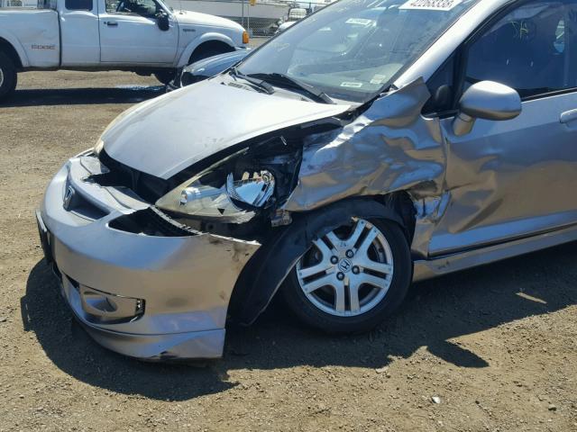 JHMGD38617S029985 - 2007 HONDA FIT S SILVER photo 9