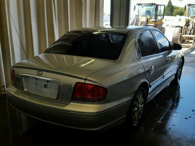 KMHWF35H14A054153 - 2004 HYUNDAI SONATA SILVER photo 4