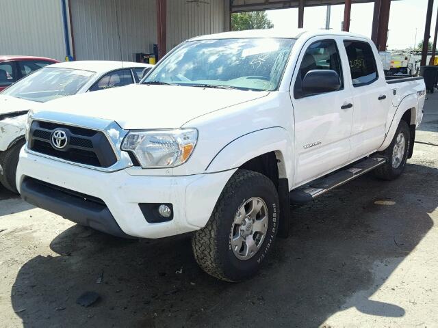 5TFLU4ENXFX130090 - 2015 TOYOTA TACOMA WHITE photo 2