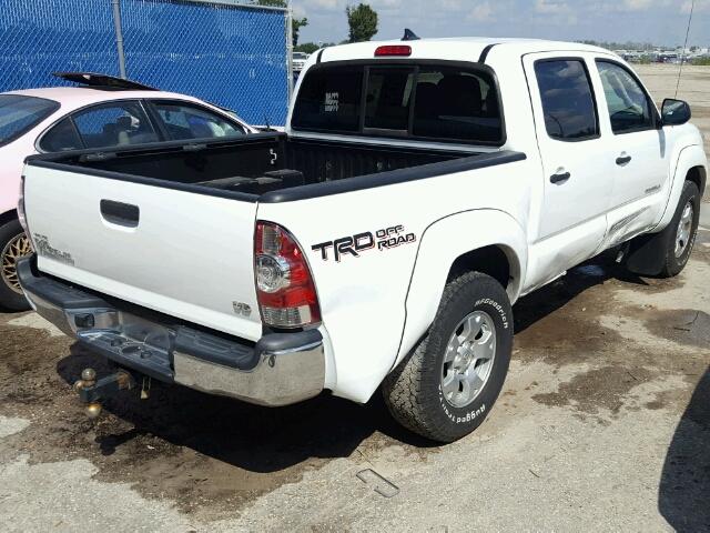 5TFLU4ENXFX130090 - 2015 TOYOTA TACOMA WHITE photo 4