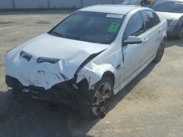 6G2EC57YX9L203051 - 2009 PONTIAC G8 GT WHITE photo 2