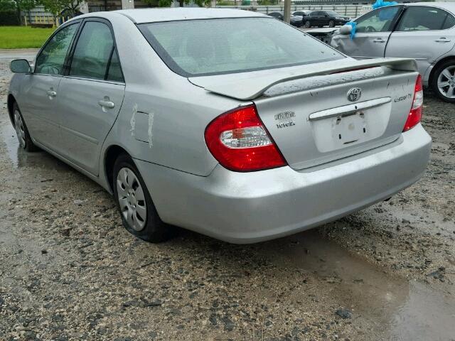 4T1BE32K23U181668 - 2003 TOYOTA CAMRY LE SILVER photo 3